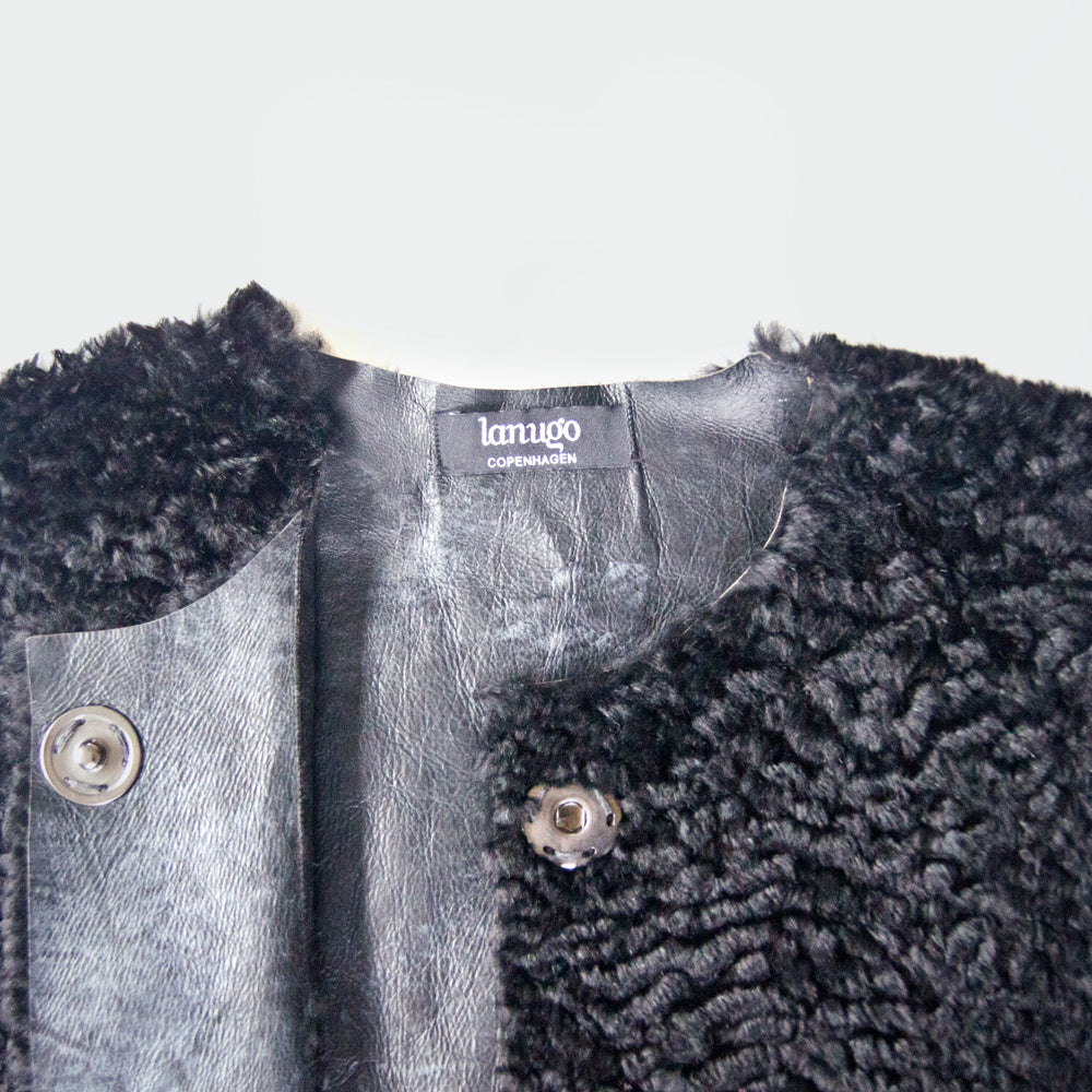 Swakara rabbit vest - black